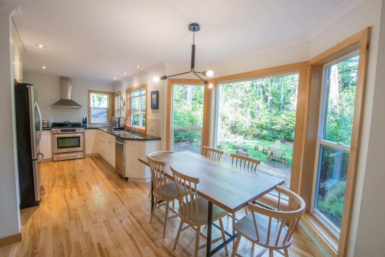 Отель Chesterman Hideaway Тофино Экстерьер фото