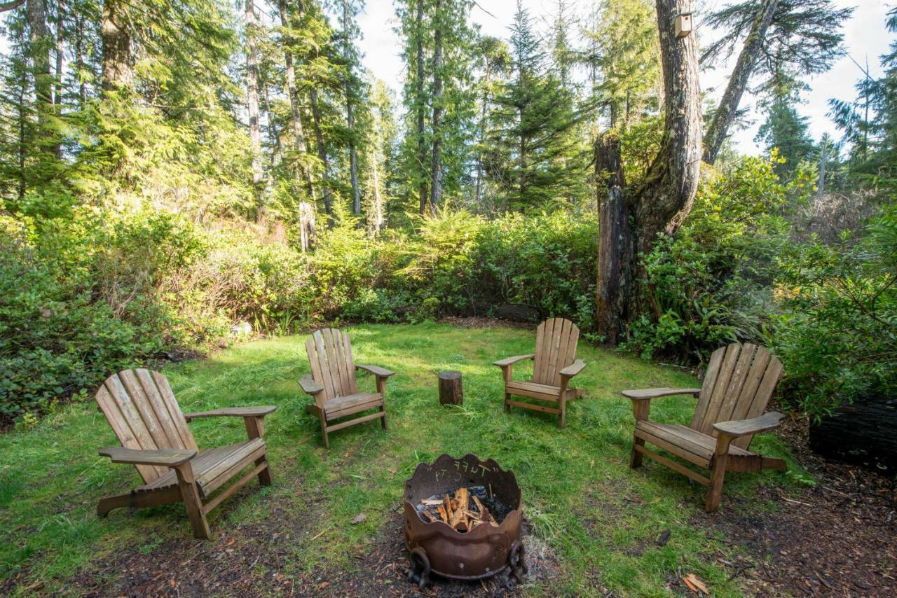 Отель Chesterman Hideaway Тофино Экстерьер фото